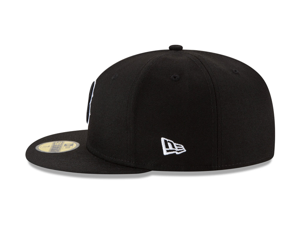 Boston Red Sox New Era B-Dub 59FIFTY Fitted Hat - Black product image 4, provided for visual reference and product detail