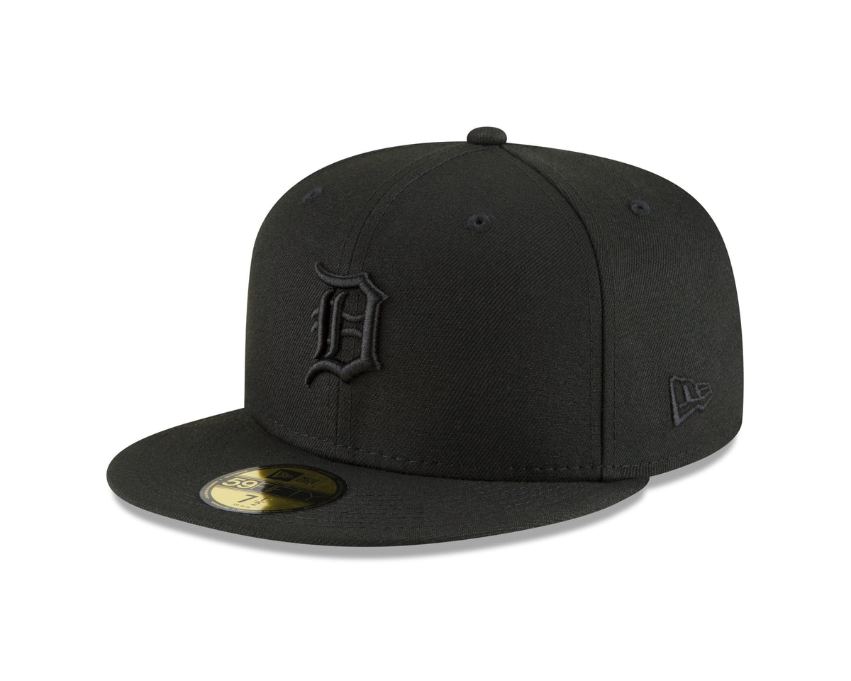 Detroit Tigers New Era Tonal Black On Black 59FIFTY Fitted Hat for Men product image 8, provided for visual reference and