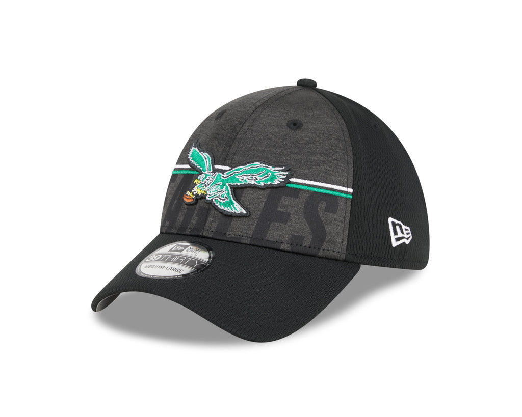 Philadelphia Eagles New Era NFL 2023 Training Camp Black Throwback Logo 39THIRTY Flex Fit Hat for Men product image 1,