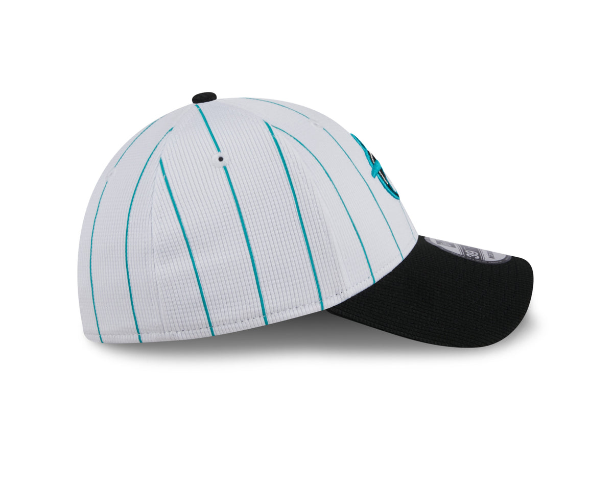 Miami Marlins New Era 2024 Batting Practice White/Black 39THIRTY Flex-Fit Hat for Men product image 5, provided for visual