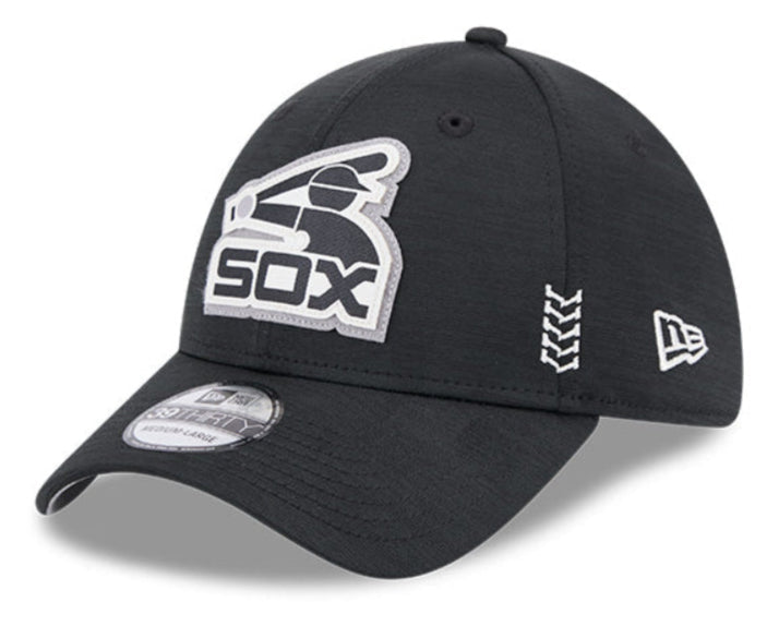 Chicago White Sox New Era Black 2024 Clubhouse 39THIRTY Flex Fit Hat for Men product image 1, provided for visual reference