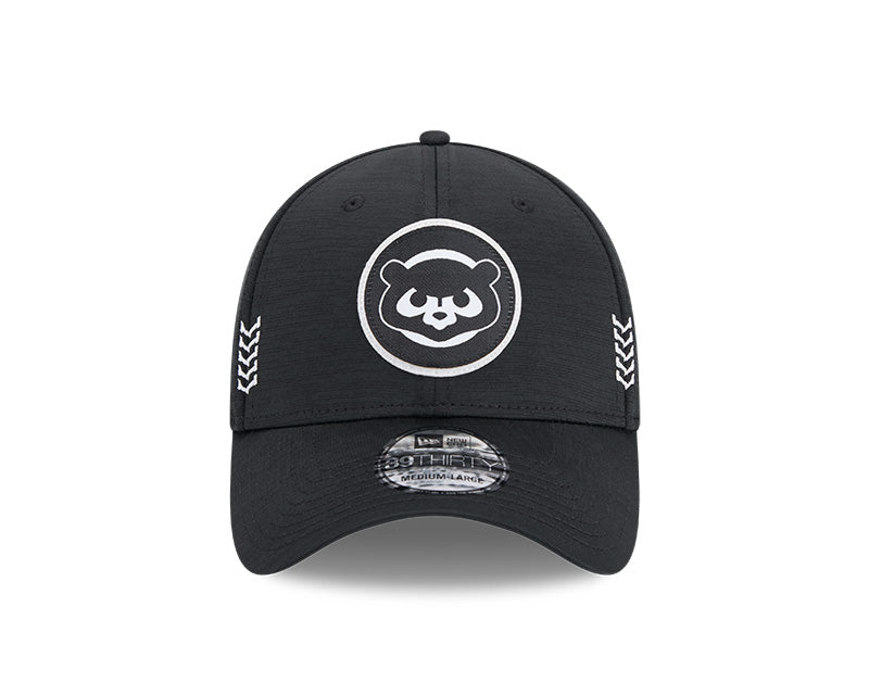 Chicago Cubs New Era Black 2024 Clubhouse 39THIRTY Flex Fit Hat for Men product image 2, provided for visual reference and