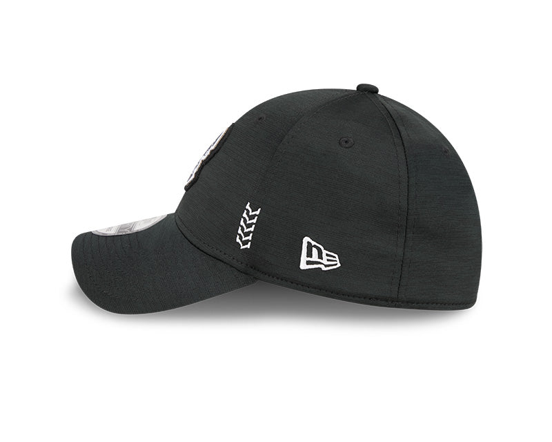 Chicago Cubs New Era Black Walking Bear 2024 Clubhouse 39THIRTY Flex Fit Hat for Men product image 4, provided for visual