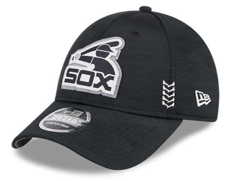 Chicago White Sox New Era Black 2024 Clubhouse 9FORTY Adjustable Hat for Men product image 1, provided for visual reference