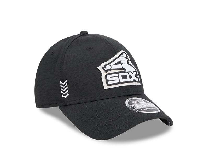 Chicago White Sox New Era Black & White 2024 Clubhouse 9FORTY Adjustable Hat for Men product image 3, provided for visual