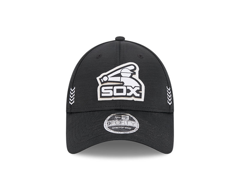 Chicago White Sox New Era Black & White 2024 Clubhouse 9FORTY Adjustable Hat for Men product image 2, provided for visual