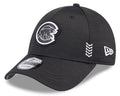 Chicago Cubs New Era Black 2024 Clubhouse Alternate 9FORTY Adjustable Hat for Men product image 1, provided for visual