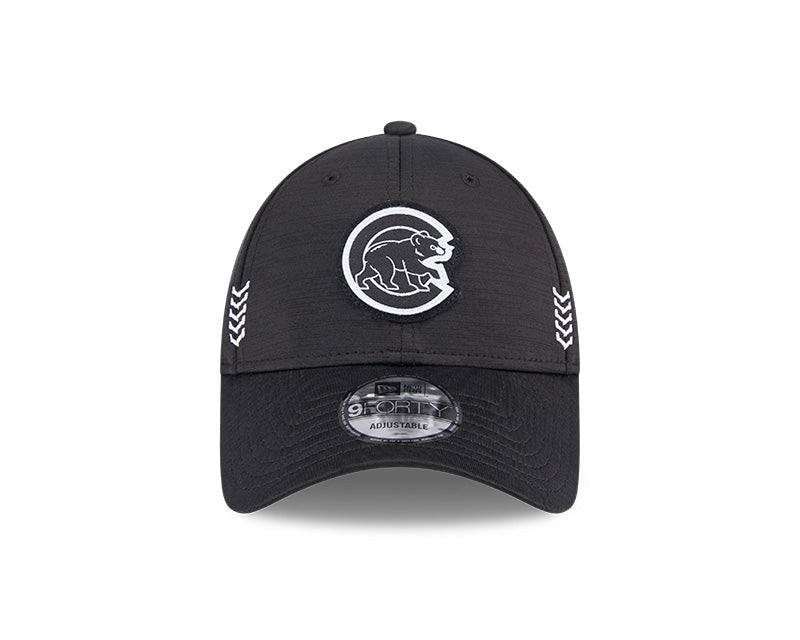 Chicago Cubs New Era Black 2024 Clubhouse Alternate 9FORTY Adjustable Hat for Men product image 2, provided for visual