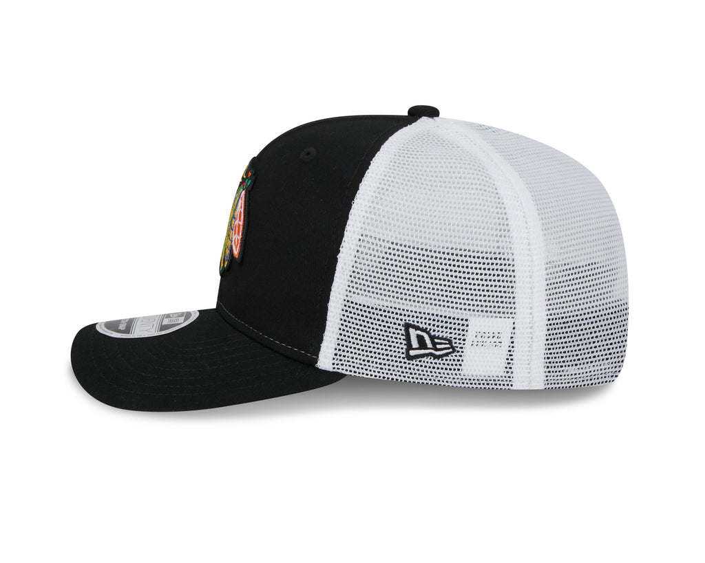 Chicago Blackhawks New Era Black/White 9SEVENTY Trucker Hat for Men product image 4, provided for visual reference and