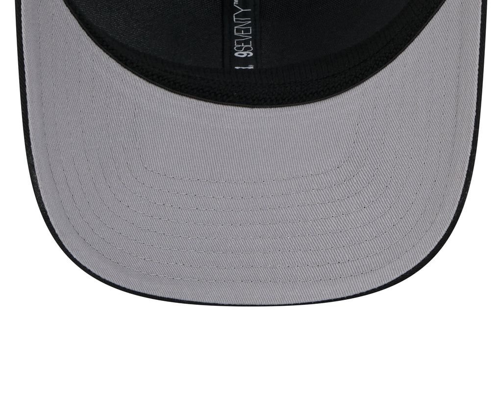 Chicago Blackhawks New Era Black/White 9SEVENTY Trucker Hat for Men product image 7, provided for visual reference and