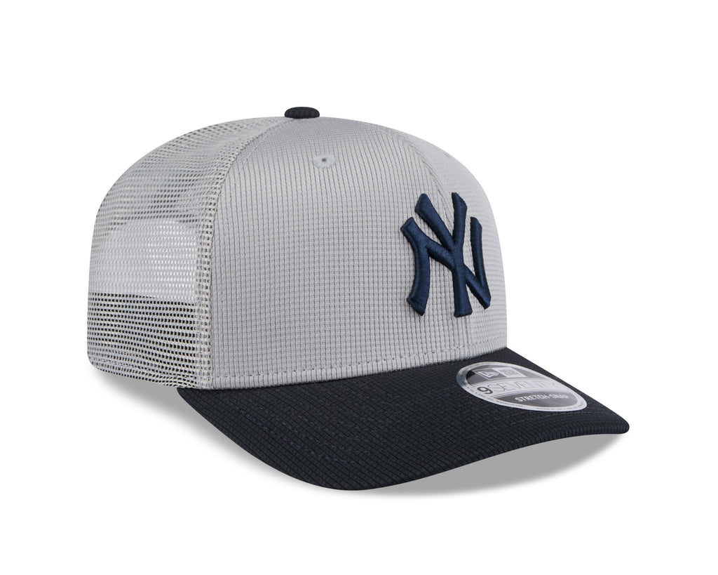 New York Yankees New Era Gray/Navy 2025 Spring Training 9SEVENTY Road Trucker Hat product image 3, provided for visual
