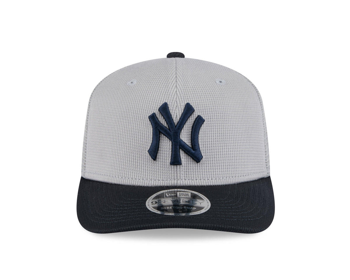 New York Yankees New Era Gray/Navy 2025 Spring Training 9SEVENTY Road Trucker Hat product image 2, provided for visual