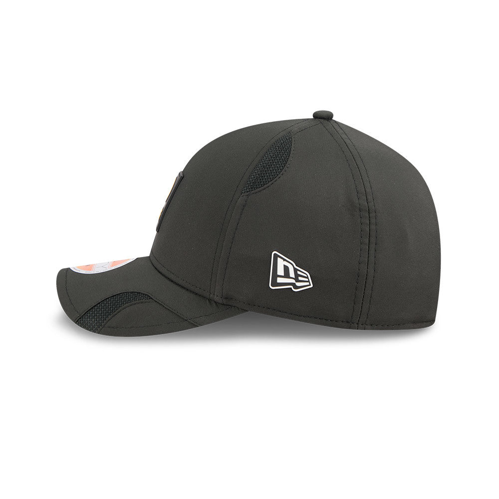 Pittsburgh Steelers New Era Black 2025 NFL Primary Logo Sideline Heat 9FORTY M-Crown Adjustable Hat for Men product image 4,