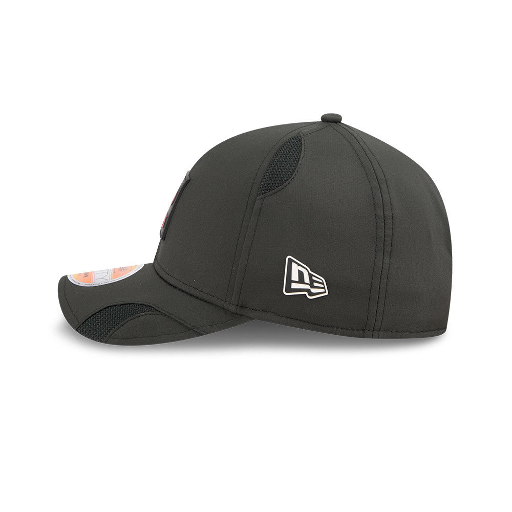 San Francisco 49ers New Era Black 2025 NFL Primary Logo Sideline Heat 9FORTY M-Crown Adjustable Hat for Men product image 4,