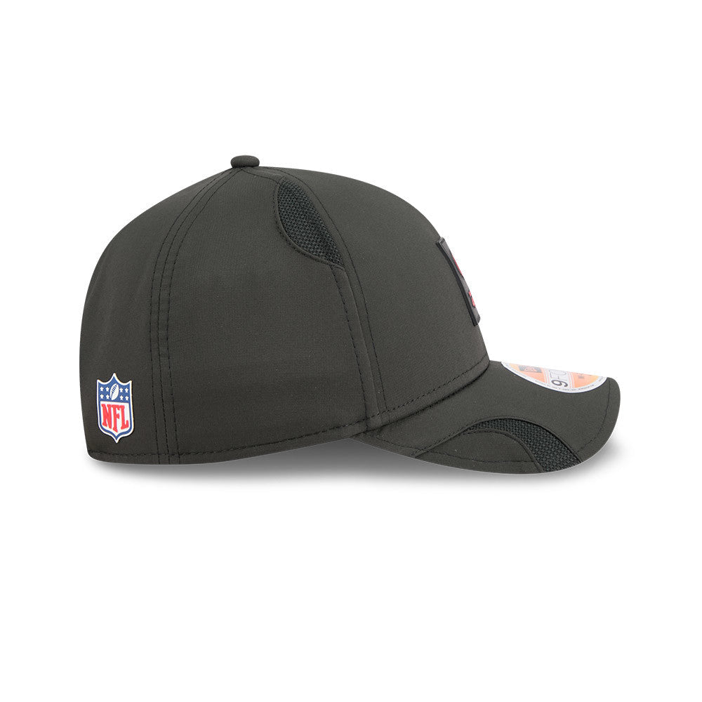 San Francisco 49ers New Era Black 2025 NFL Primary Logo Sideline Heat 9FORTY M-Crown Adjustable Hat for Men product image 5,