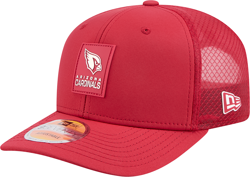 Arizona Cardinals New Era Red 2025 Sideline 9SEVENTY Trucker Adjustable Hat for Men product image 1, provided for visual