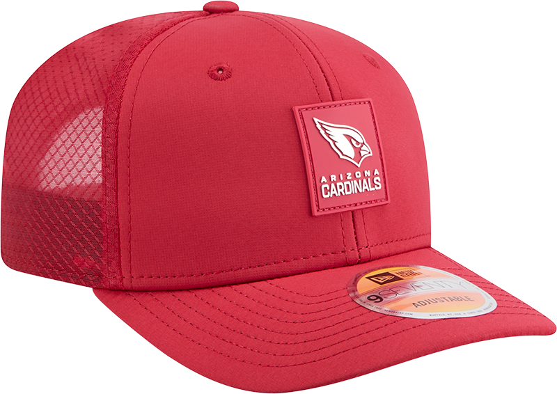 Arizona Cardinals New Era Red 2025 Sideline 9SEVENTY Trucker Adjustable Hat for Men product image 3, provided for visual
