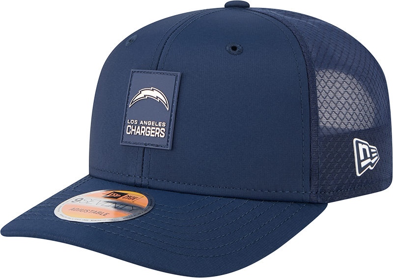 Los Angeles Chargers New Era Navy 2025 Sideline 9SEVENTY Trucker Adjustable Hat for Men product image 1, provided for visual