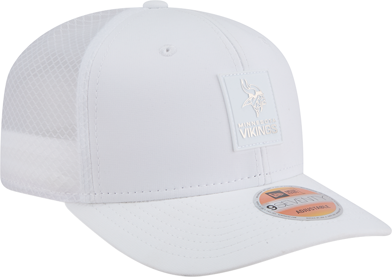 Minnesota Vikings New Era White 2025 Sideline 9SEVENTY Trucker Adjustable Hat for Men product image 3, provided for visual