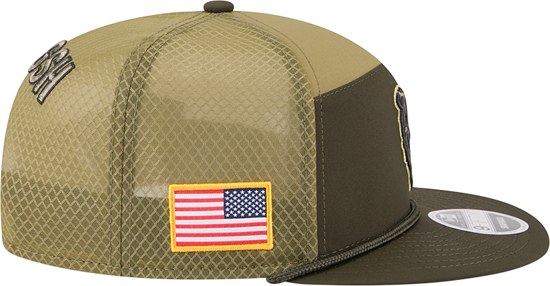 Chicago Bears New Era Green 2025 Salute To Service Sideline Split Panel 9FIFTY Snapback Trucker Hat for Men product image 5,