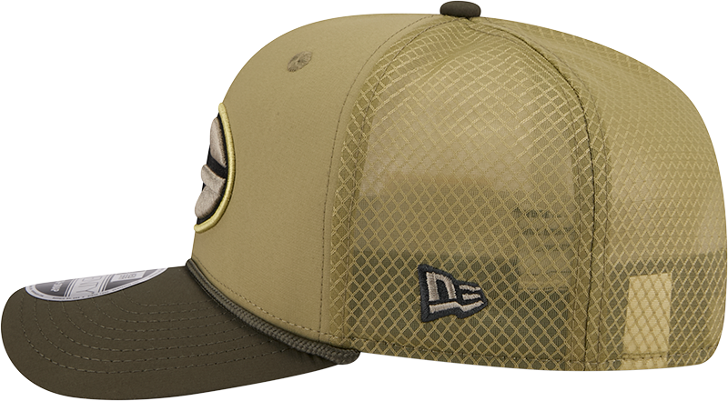 Green Bay Packers New Era Green 2025 Salute To Service Sideline 9SEVENTY Trucker Adjustable Hat for Men product image 4,