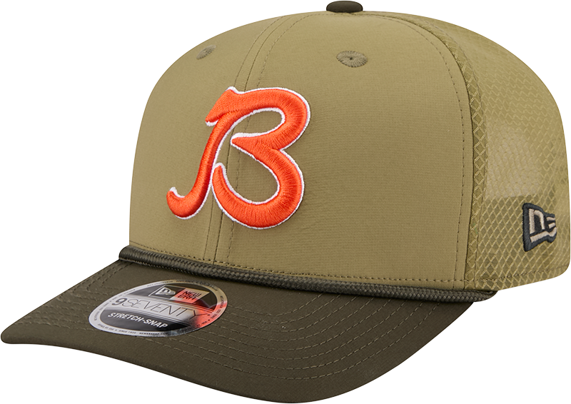 Chicago Bears New Era Green B 2025 Salute To Service Sideline 9SEVENTY Trucker Adjustable Hat for Men product image 3,