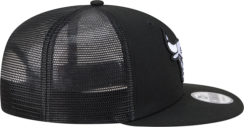 Chicago Bulls New Era Black & White 9FIFTY Trucker Snapback Hat product image 5, provided for visual reference and product