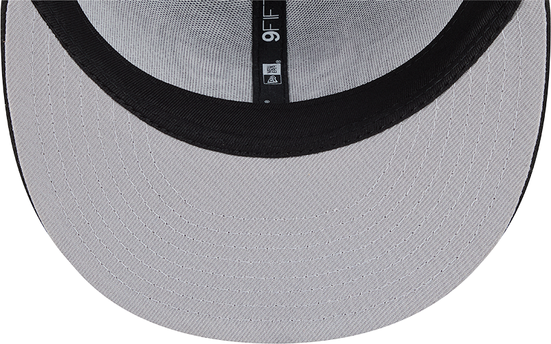 Chicago Bulls New Era Black & White 9FIFTY Trucker Snapback Hat product image 7, provided for visual reference and product