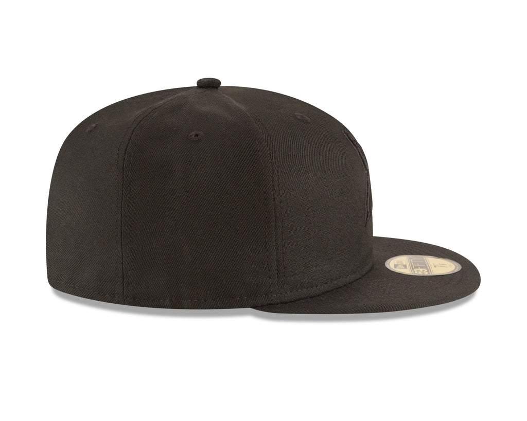 Minnesota Vikings Black on Black Basic 59FIFTY Fitted Hat product image 5, provided for visual reference and product detail