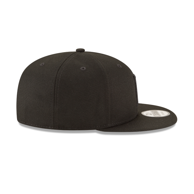 Pittsburgh Pirates New Era Black On Black Tonal 9FIFTY Snapback Hat for Men product image 5, provided for visual reference