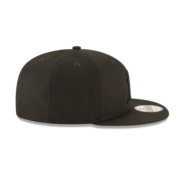 Oakland Athletics New Era Black On Black Tonal 9FIFTY Snapback Hat for Men product image 5, provided for visual reference