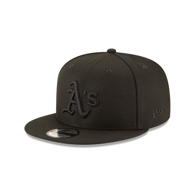 Oakland Athletics New Era Black On Black Tonal 9FIFTY Snapback Hat for Men product image 1, provided for visual reference