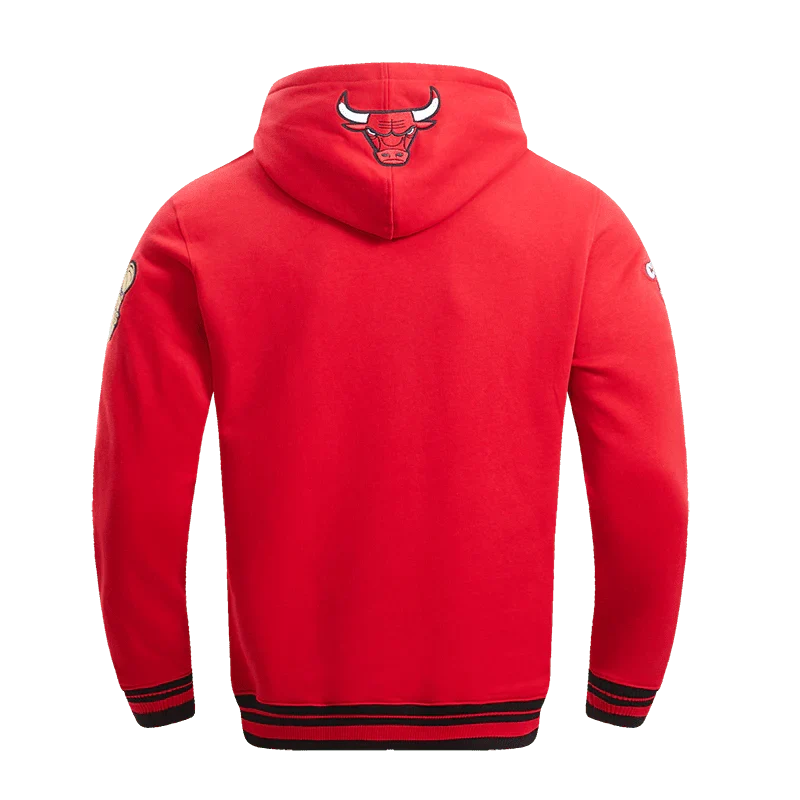 Chicago Bulls Pro Standard Retro Classic Red Hoodie for Men product image 4, provided for visual reference and product