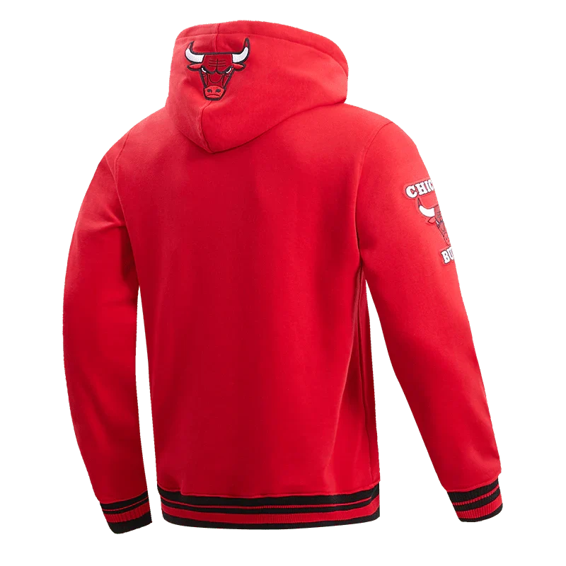 Chicago Bulls Pro Standard Retro Classic Red Hoodie for Men product image 3, provided for visual reference and product