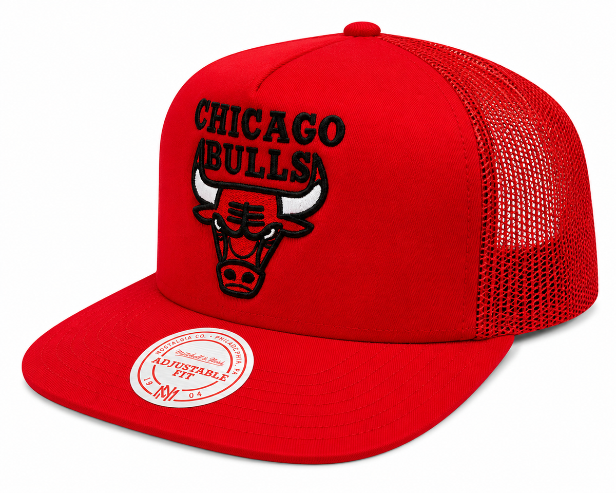 Chicago Bulls Mitchell & Ness NBA Evergreen Trucker Snapback Hat product image 1, provided for visual reference and product