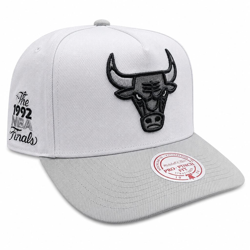 Chicago Bulls Mitchell & Ness NBA Core Jordan VII Pro Snapback Hat product image 1, provided for visual reference and