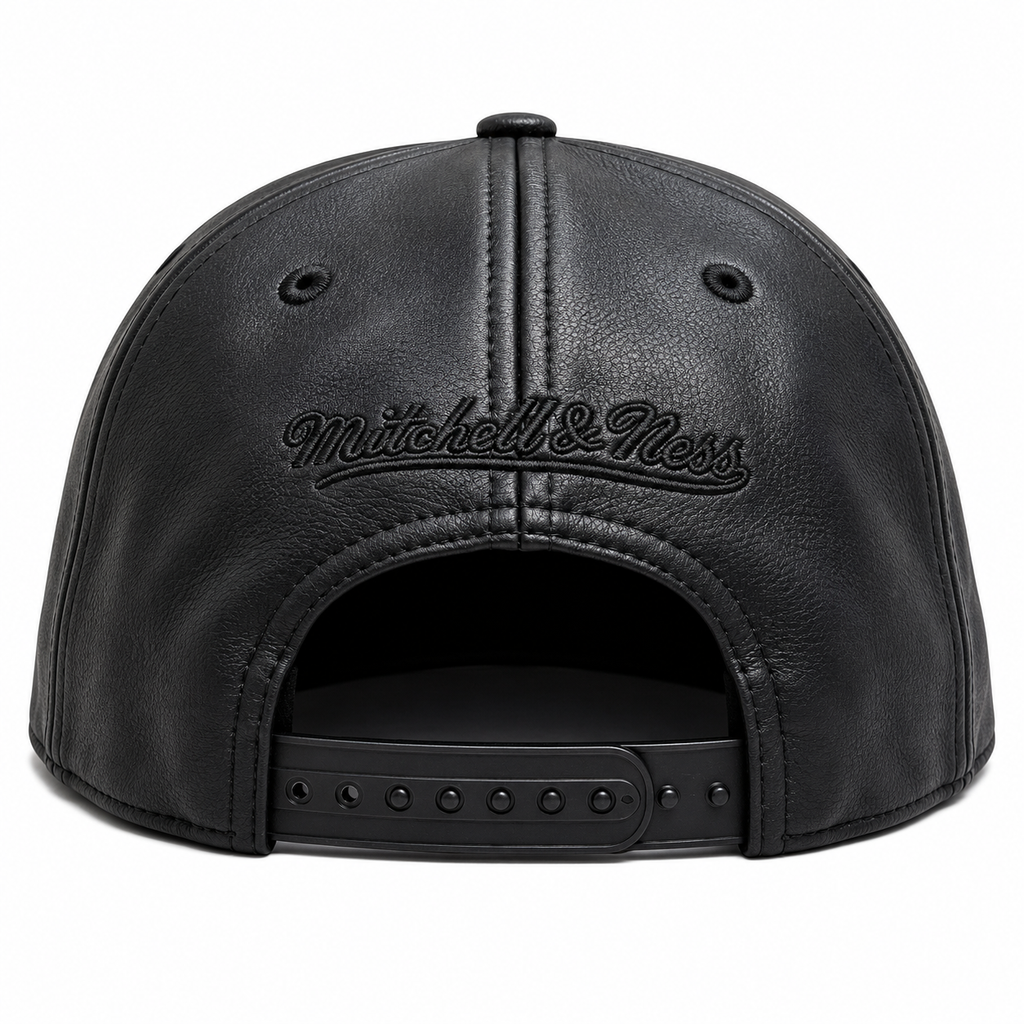 Chicago Bulls Mitchell & Ness NBA Black Day One Pro Snapback Hat product image 4, provided for visual reference and product