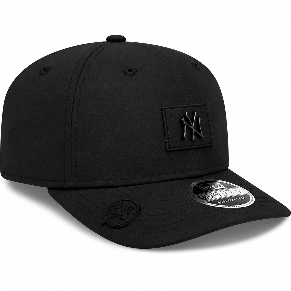New York Yankees New Era 2026 Clubhouse 9SEVENTY Stretch Snap Adjustable Hat-Black Tonal product image 3, provided for