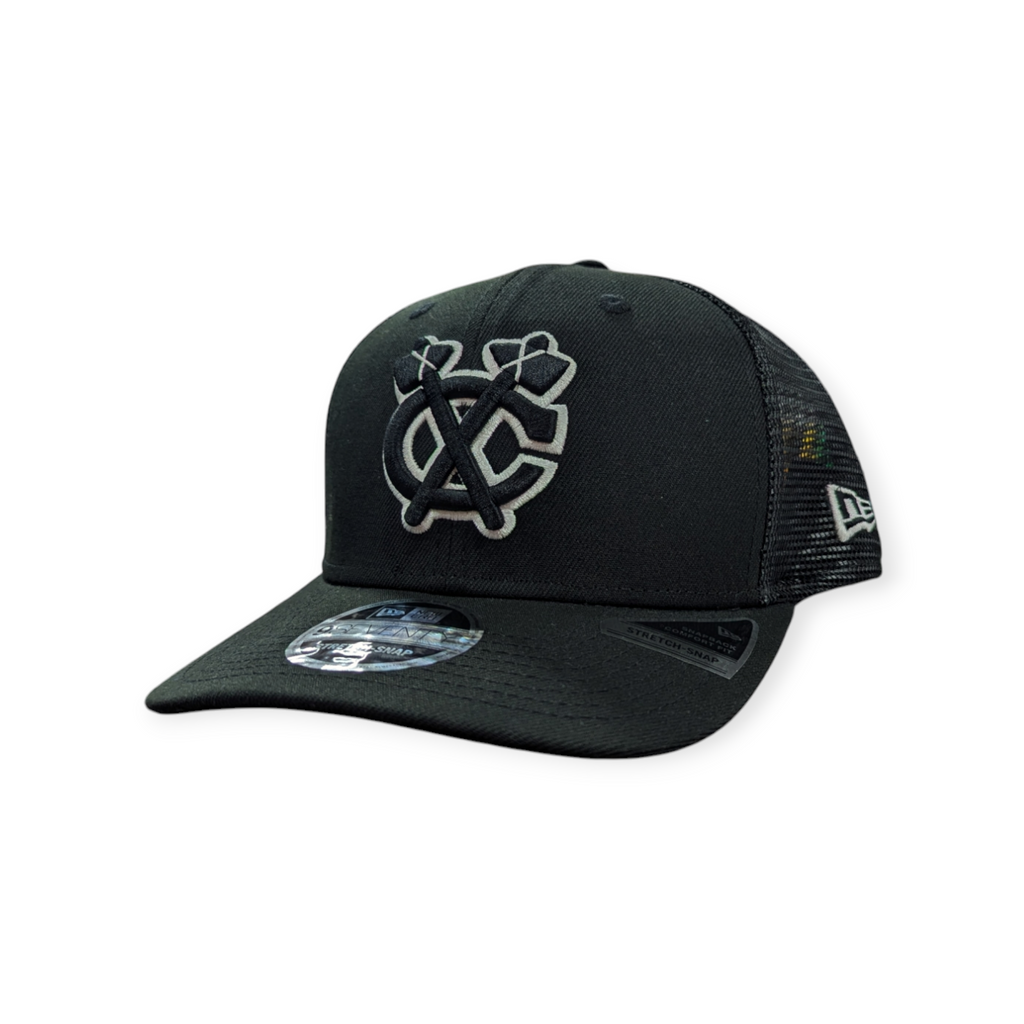 Chicago Blackhawks New Era Black 2025 Winter Classic Tomahawk Logo 9SEVENTY Trucker Hat for Men product image 3, provided