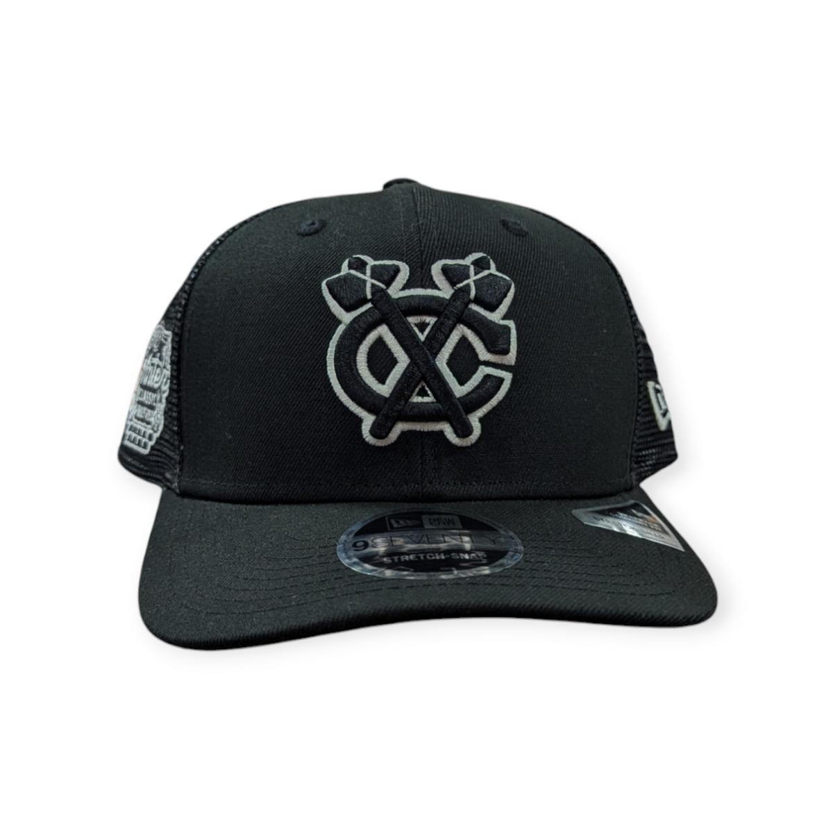 Chicago Blackhawks New Era Black 2025 Winter Classic Tomahawk Logo 9SEVENTY Trucker Hat for Men product image 2, provided