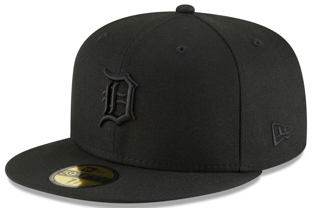 Detroit Tigers New Era Tonal Black On Black 59FIFTY Fitted Hat for Men product image 1, provided for visual reference and