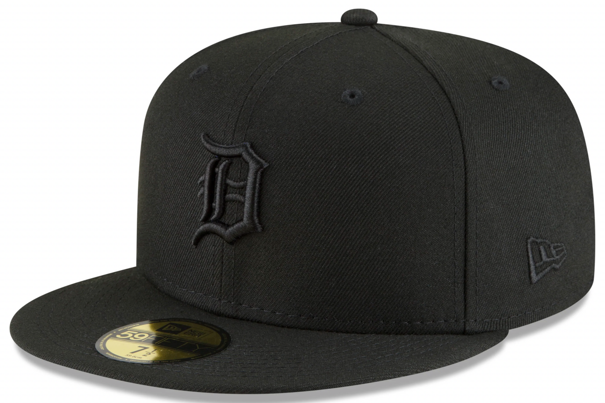 Detroit Tigers New Era Tonal Black On Black 59FIFTY Fitted Hat for Men product image 1, provided for visual reference and