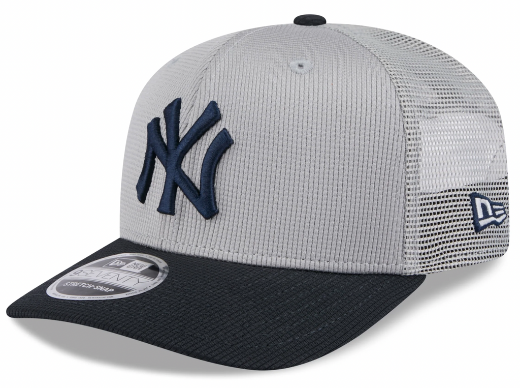 New York Yankees New Era Gray/Navy 2025 Spring Training 9SEVENTY Road Trucker Hat product image 1, provided for visual