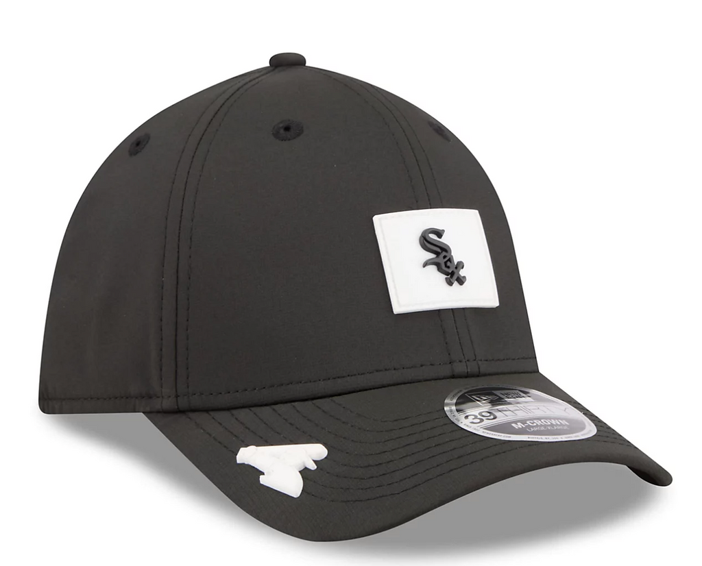 Chicago White Sox New Era 2026 Clubhouse M-Crown 39Thirty Black Flex Fit Hat product image 1, provided for visual reference
