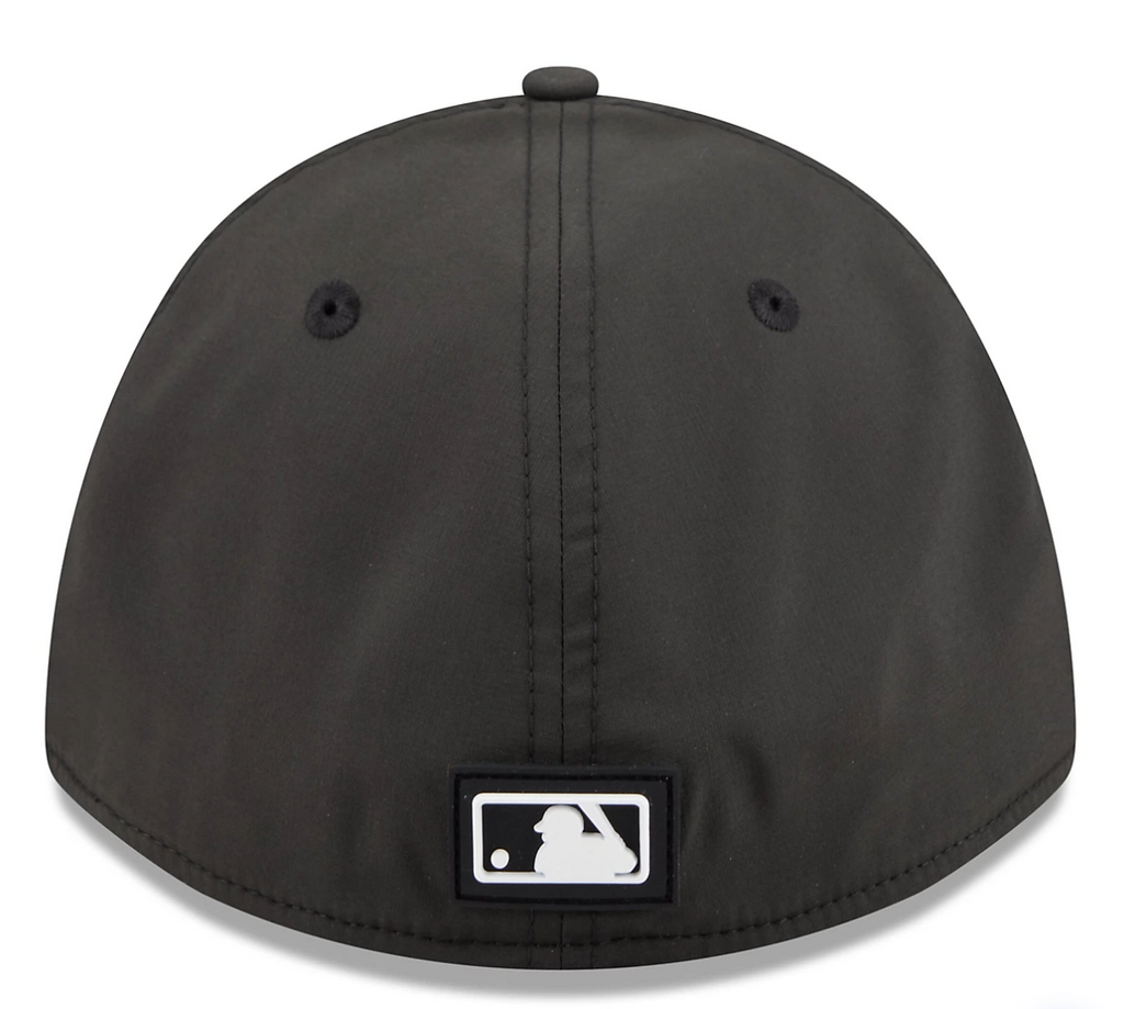 Chicago White Sox New Era 2026 Clubhouse M-Crown 39Thirty Black Flex Fit Hat product image 4, provided for visual reference