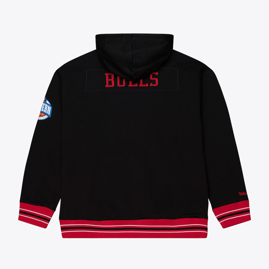 Chicago Bulls Mitchell & Ness Black Playoff Win Lightweight Fleece Hoodie for Men product image 2, provided for visual