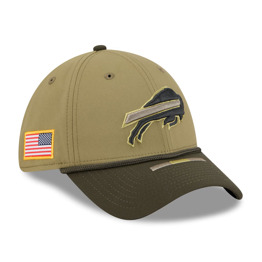 Buffalo Bills New Era Green 2025 Salute to Service 39THIRTY Flex Hat for Men product image 1, provided for visual reference