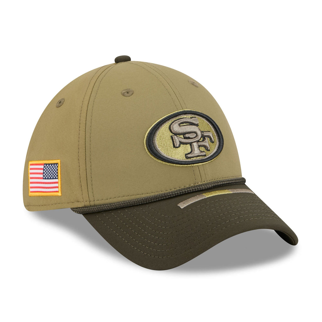 San Francisco 49ers New Era Green 2025 Salute to Service 39THIRTY Flex Hat for Men product image 1, provided for visual
