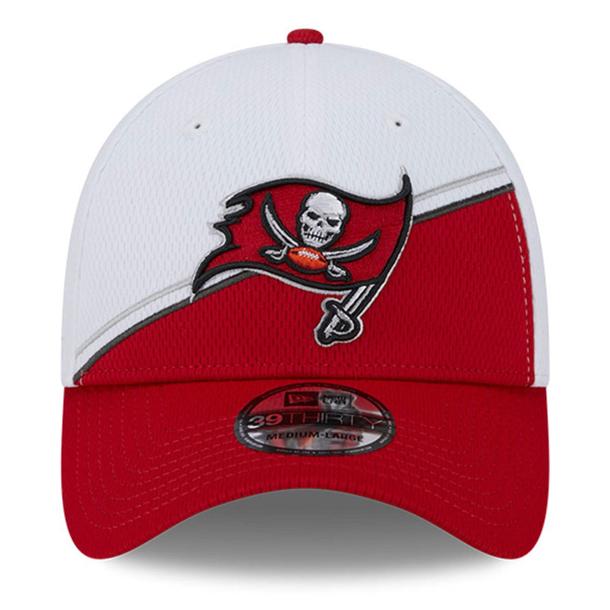 Tampa Bay Buccaneers Primary Logo New Era White/Red 2023 Sideline 39THIRTY Flex Hat for Men product image 2, provided for