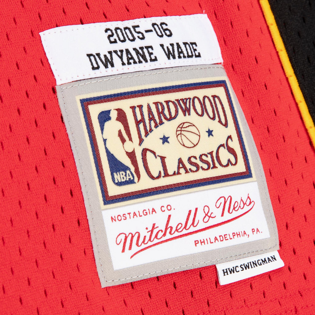 Miami Heat Mitchell & Ness Dwyane Wade #3 Alternate 2005-06 product image 6
